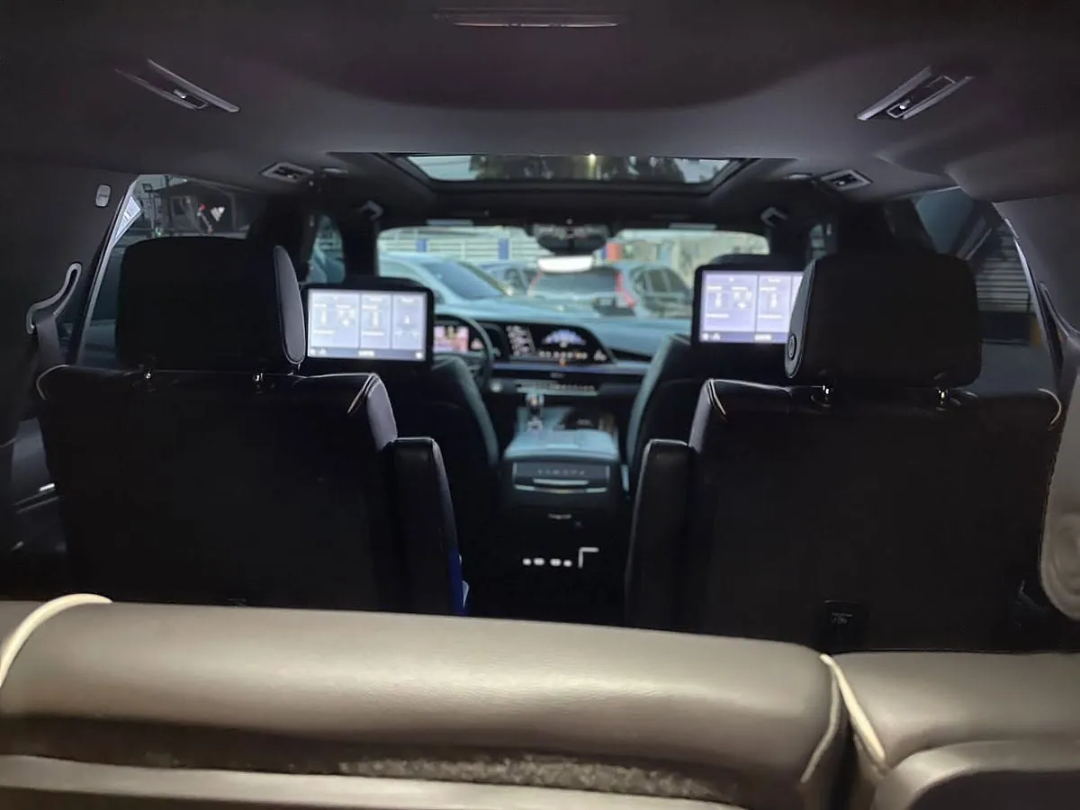Cadillac Escalade 2021-2024 — Foto 3 de 14