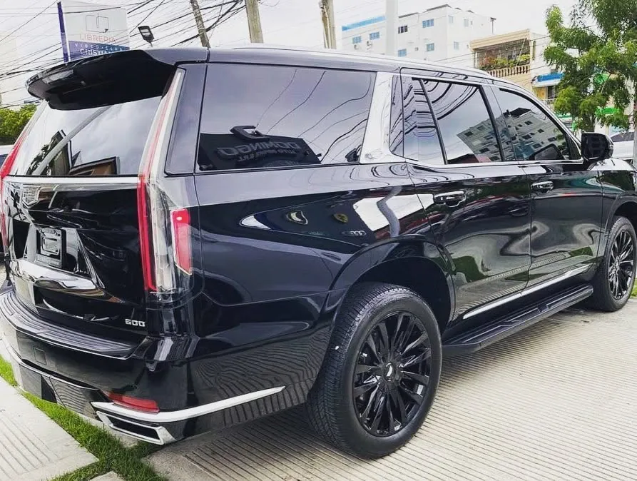 Cadillac Escalade 2021-2024 — Foto 1 de 14