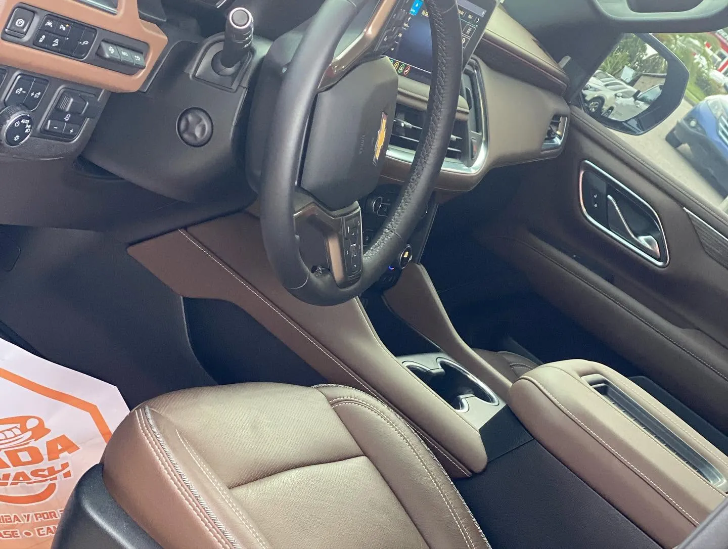 Chevrolet Tahoe High Country 2022-2024 — Foto 7 de 8