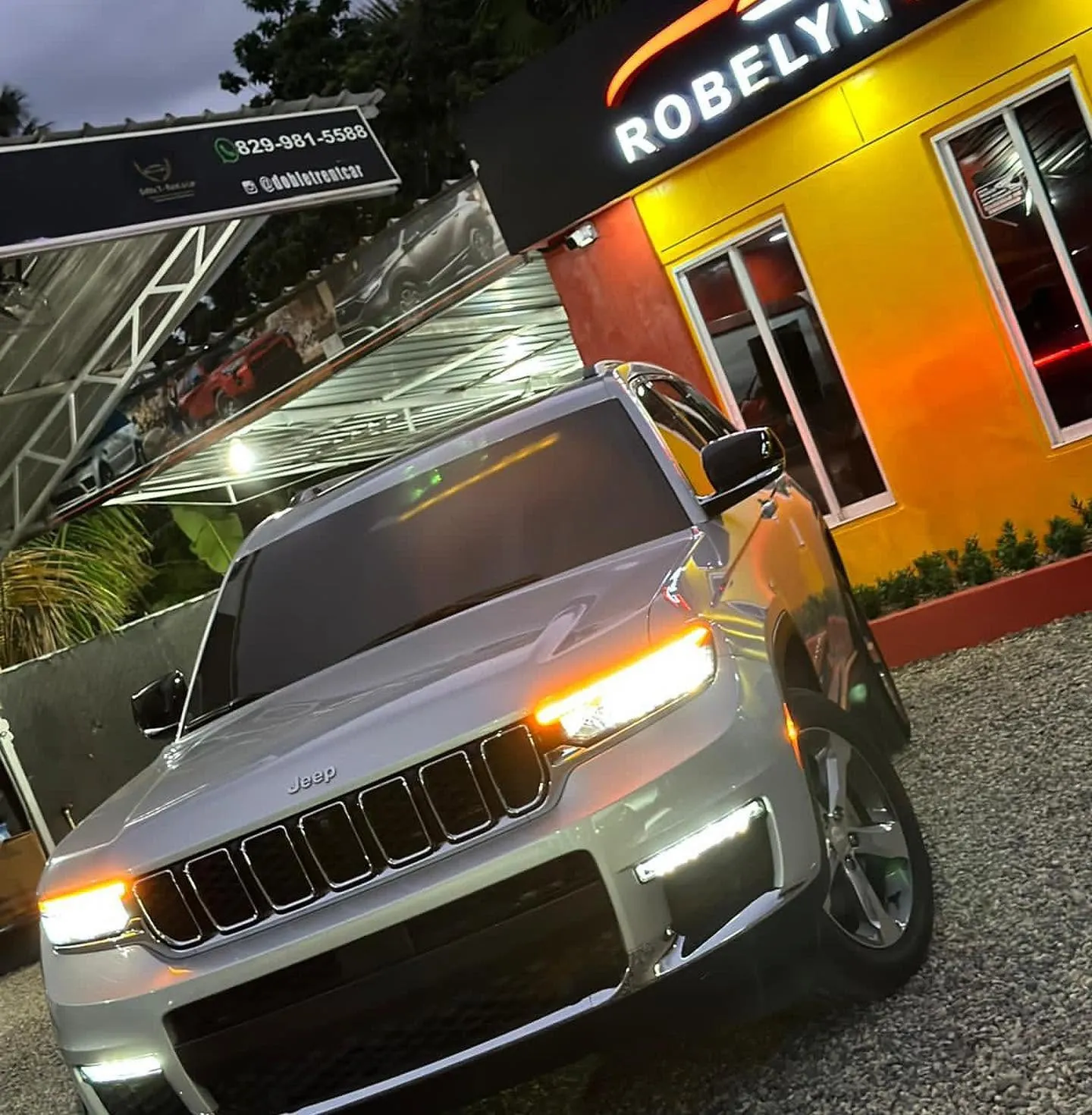Jeep Grand Cherokee L Limited 2021-2023 — Foto 6 de 9