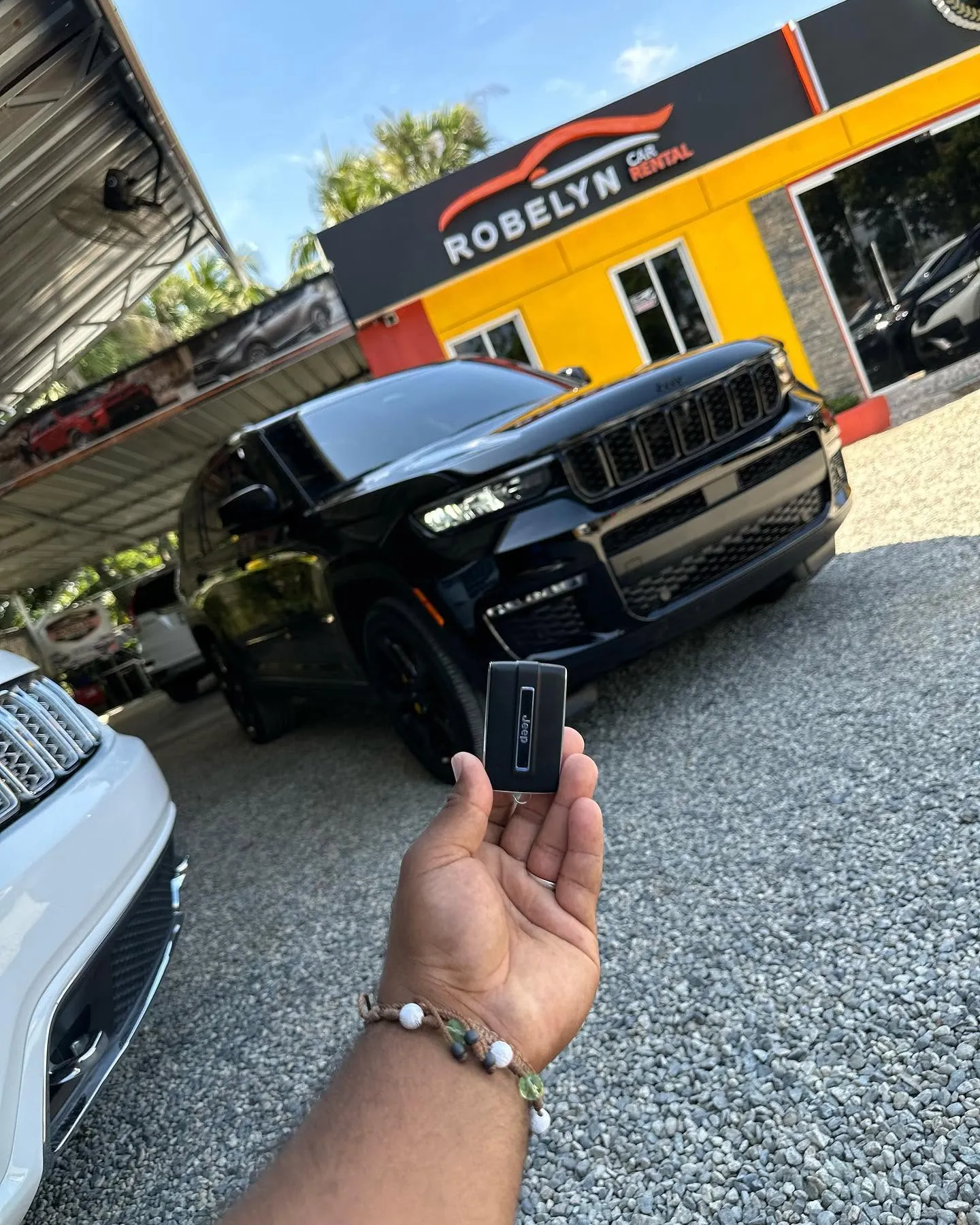 Jeep Grand Cherokee L Overland 2021-2023 — Foto 2 de 8