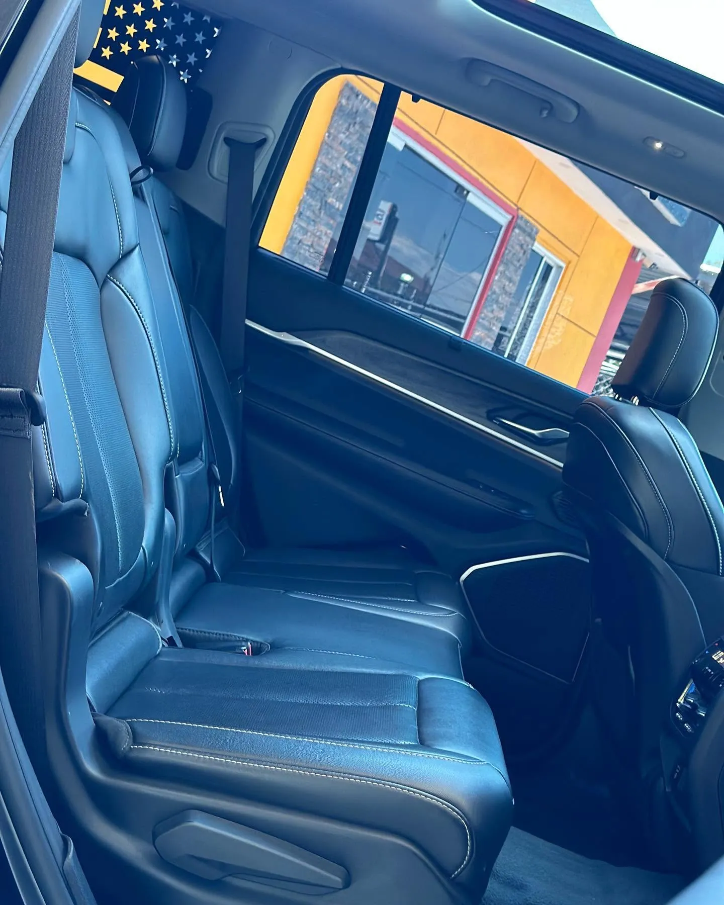 Jeep Grand Cherokee L Overland 2021-2023 — Foto 4 de 8
