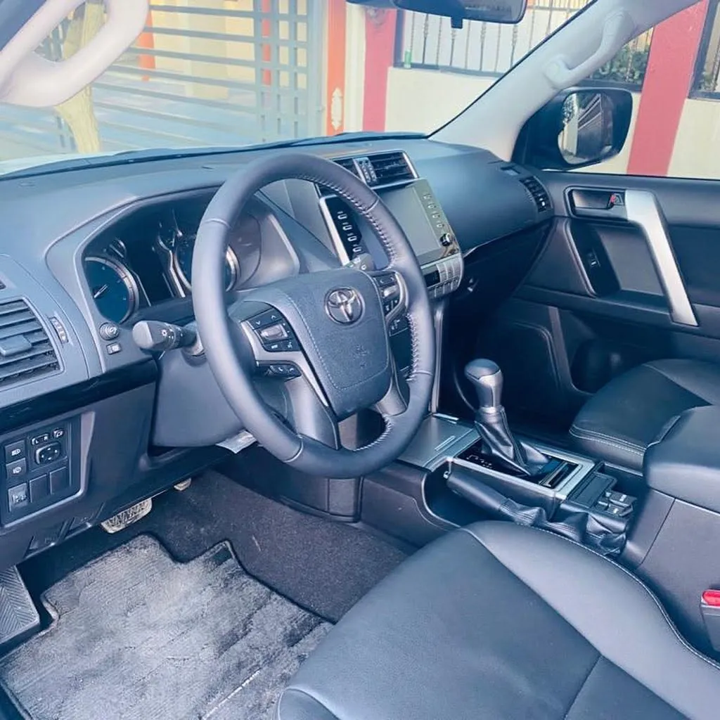 Toyota Land Cruiser Prado 2024 — Foto 3 de 5