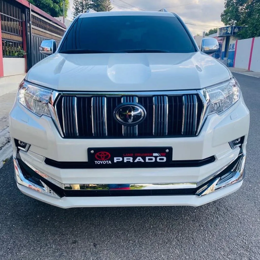 Toyota Land Cruiser Prado 2024 — Foto 1 de 5